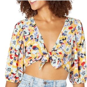 BCBGeneration Woven Tie Front Crop Top Floral Short Sleeve V-neck Sz Smalll NWT